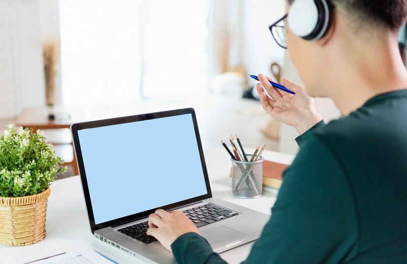 Laptop Dành Cho Sinh Viên: Những Lựa Chọn Tốt Nhất Với Ngân Sách Hợp Lý